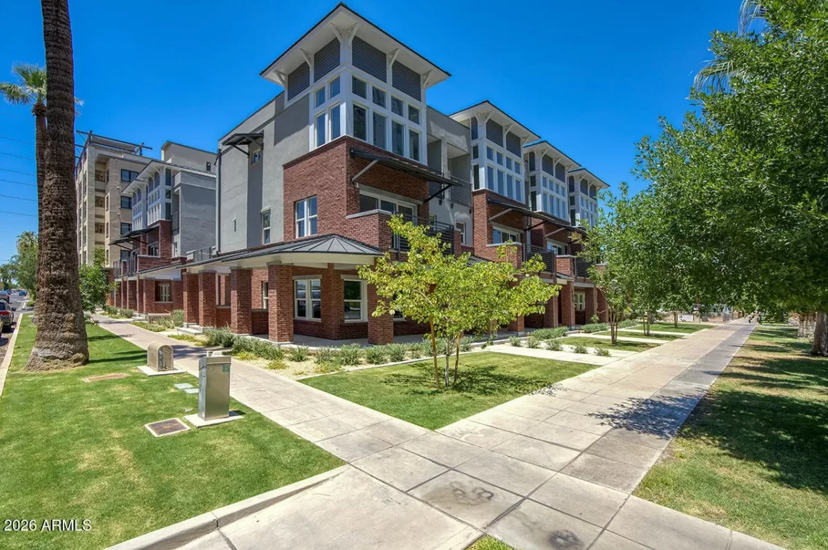 2BR Townhouse for Sale in Phoenix, AZ