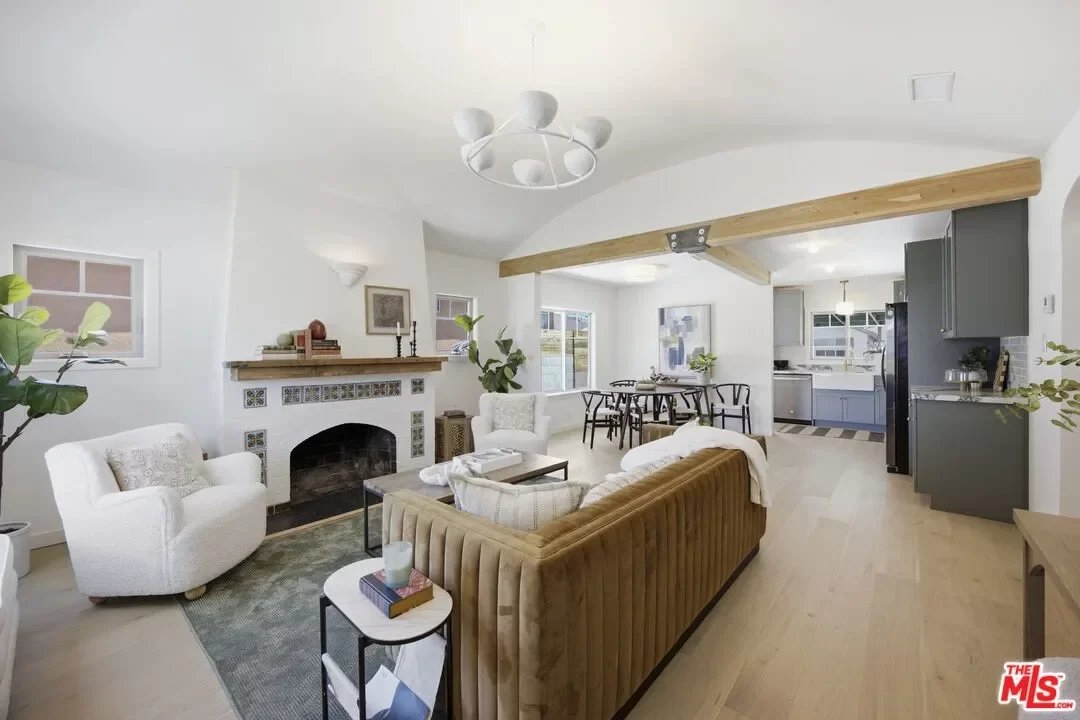 2BR House for Sale in Los Angeles, CA