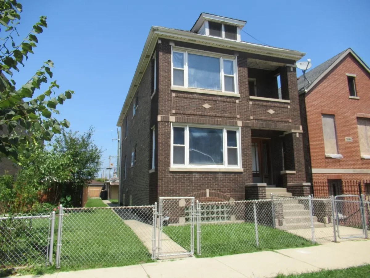 4BR Multi-Family for Sale in Chicago, IL