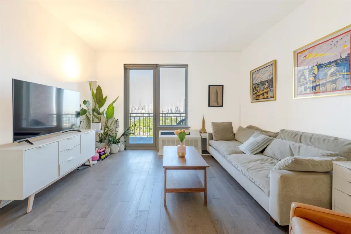 2BR Condo for Sale in Union City, NJ