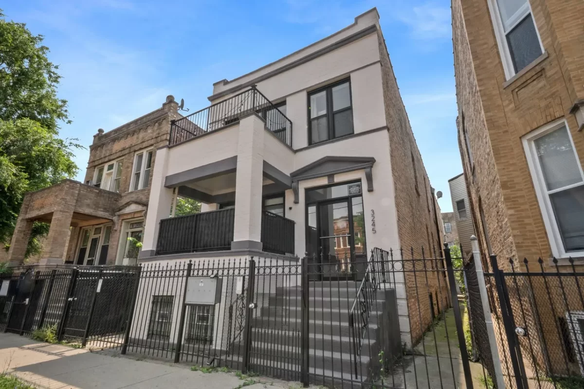 8BR Multi-Family for Sale in Chicago, IL