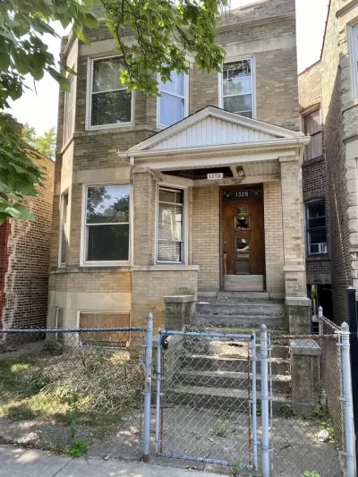 4BR Multi-Family for Sale in Chicago, IL