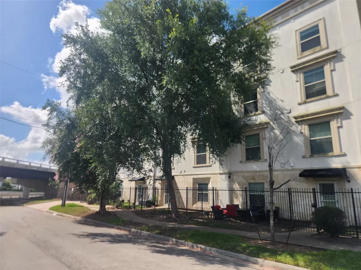 2BR Condo for Sale in Houston, TX