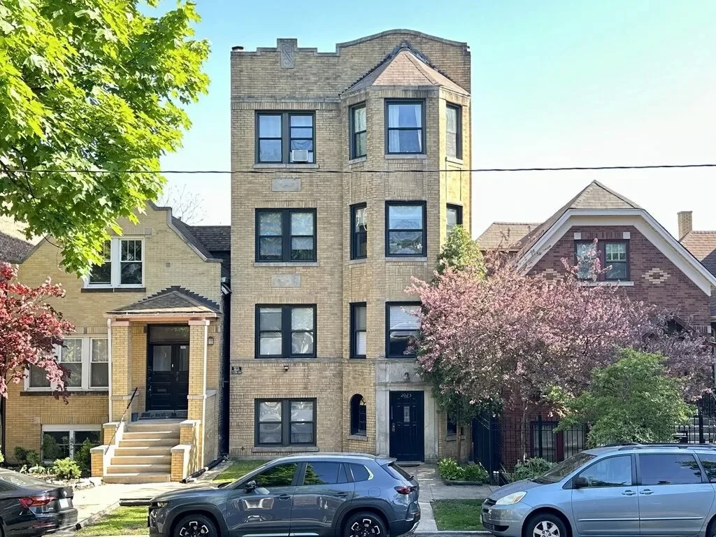 2BR House for Rent in Chicago, IL
