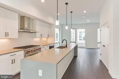 5BR Townhouse for Rent in Philadelphia, PA