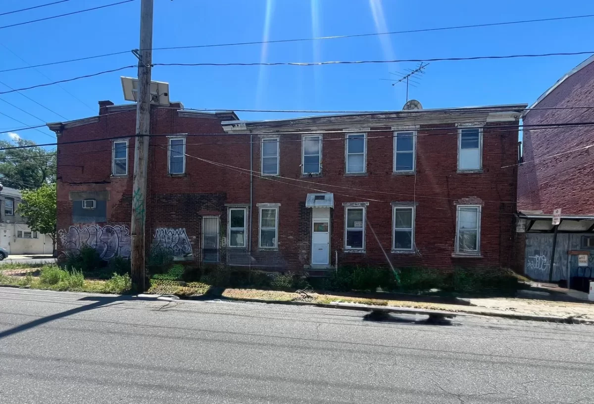 4BR Townhouse for Sale in Camden, NJ