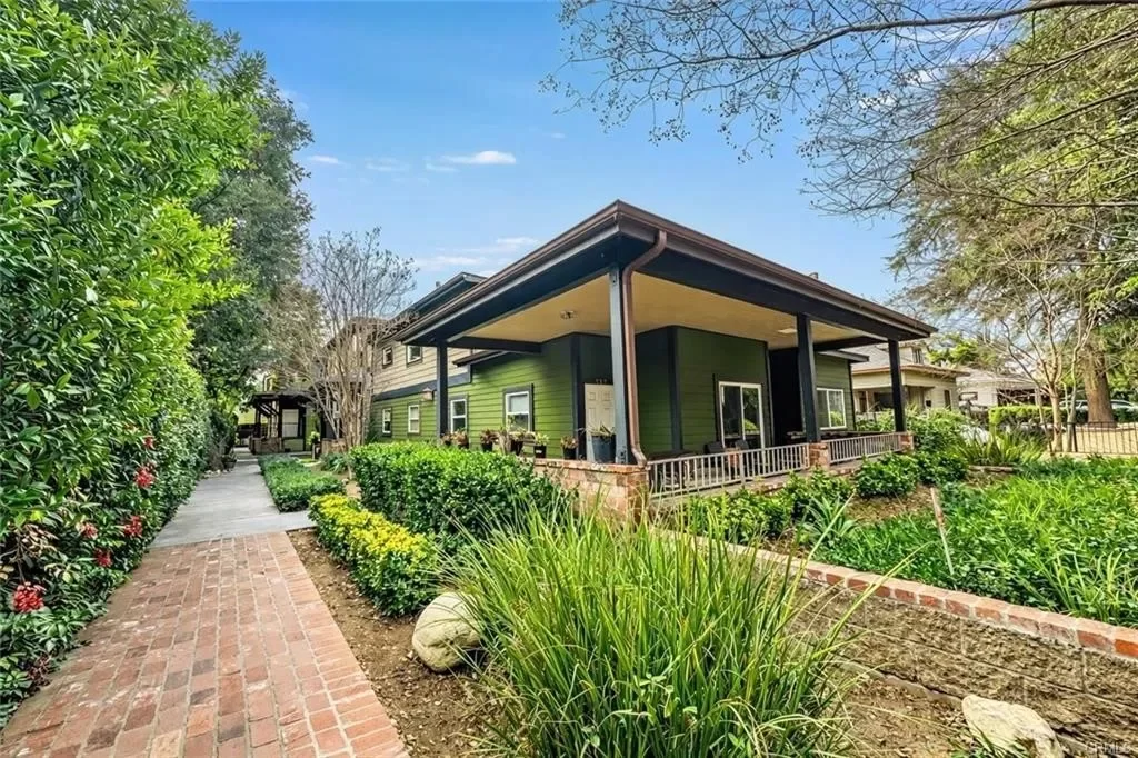 3BR Townhouse for Sale in Pasadena, CA