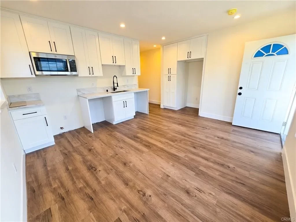2BR House for Rent in Los Angeles, CA
