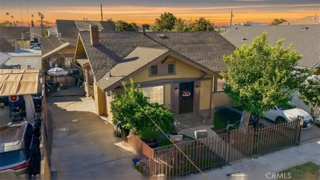 3BR Multi-Family for Sale in Los Angeles, CA