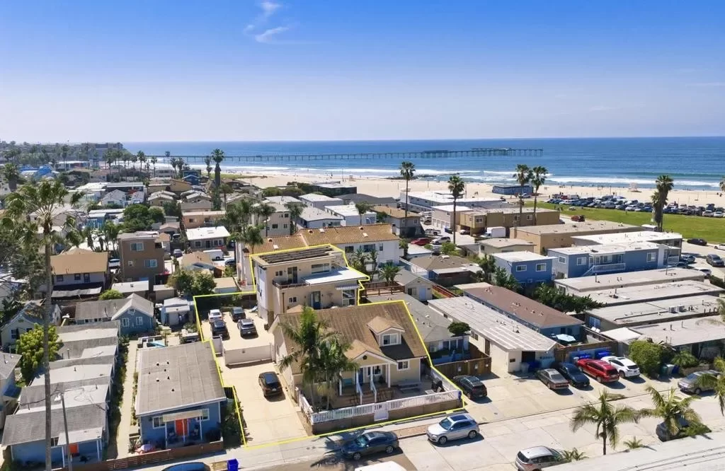 6BR Multi-Family for Sale in Ocean Beach, CA