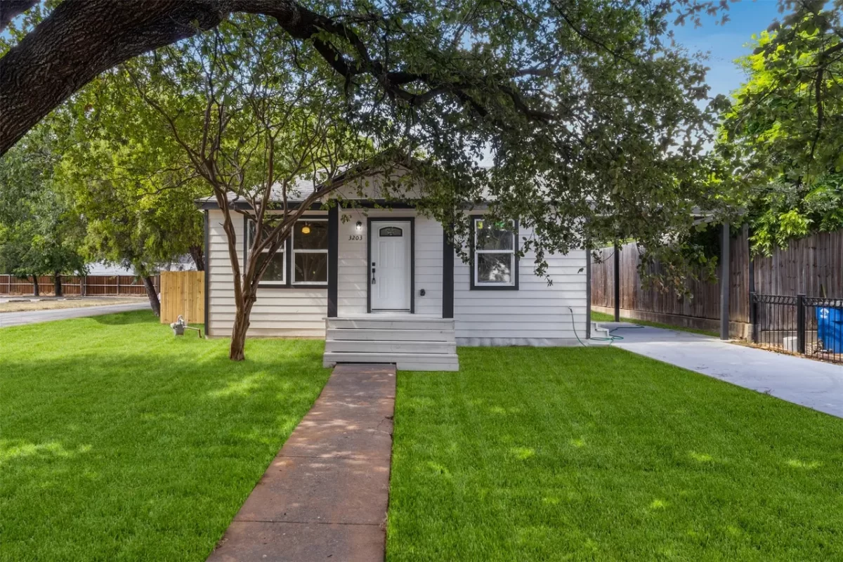 4BR House for Sale in Dallas, TX