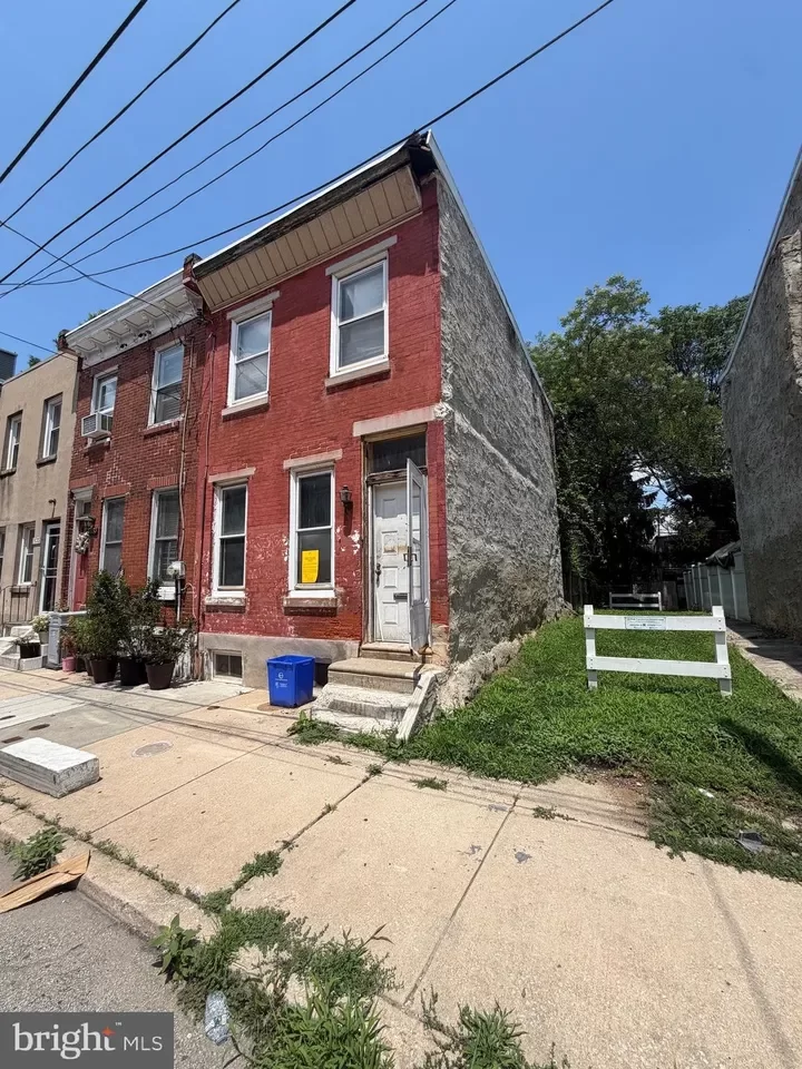 2BR Townhouse for Sale in Philadelphia, PA