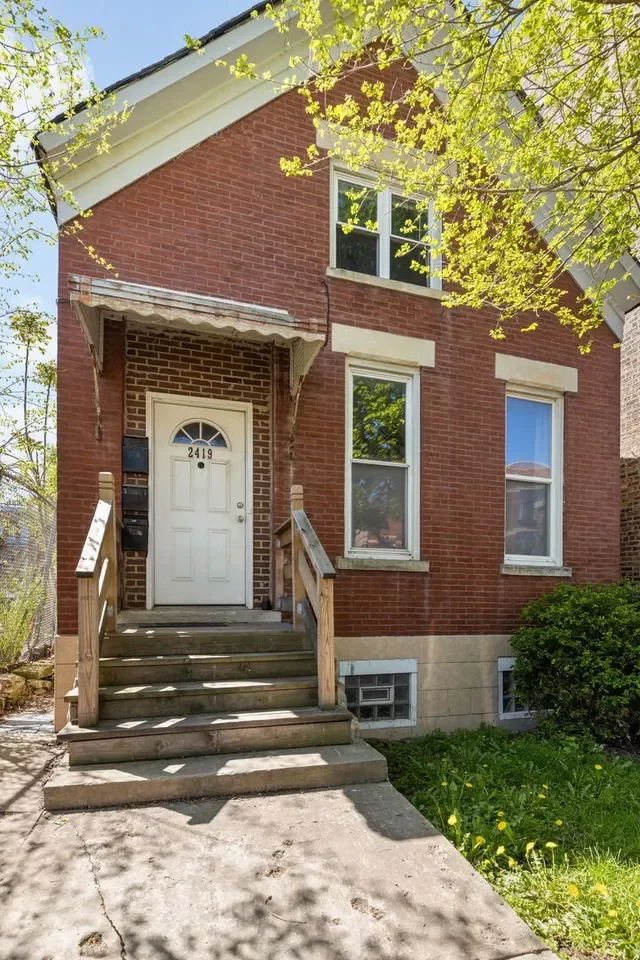 4BR House for Sale in Chicago, IL