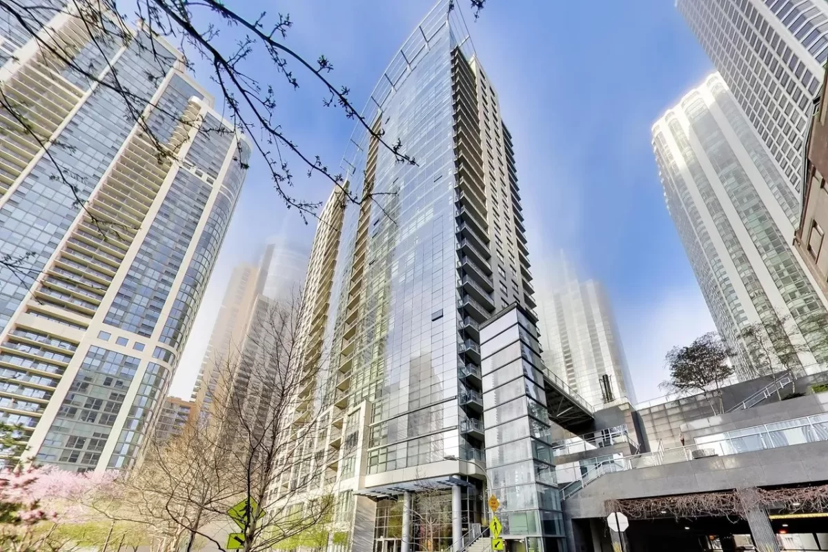 2BR Condo for Sale in Chicago, IL