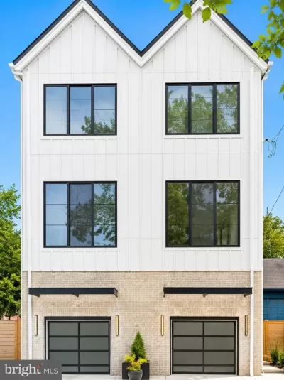 4BR Townhouse for Sale in Philadelphia, PA