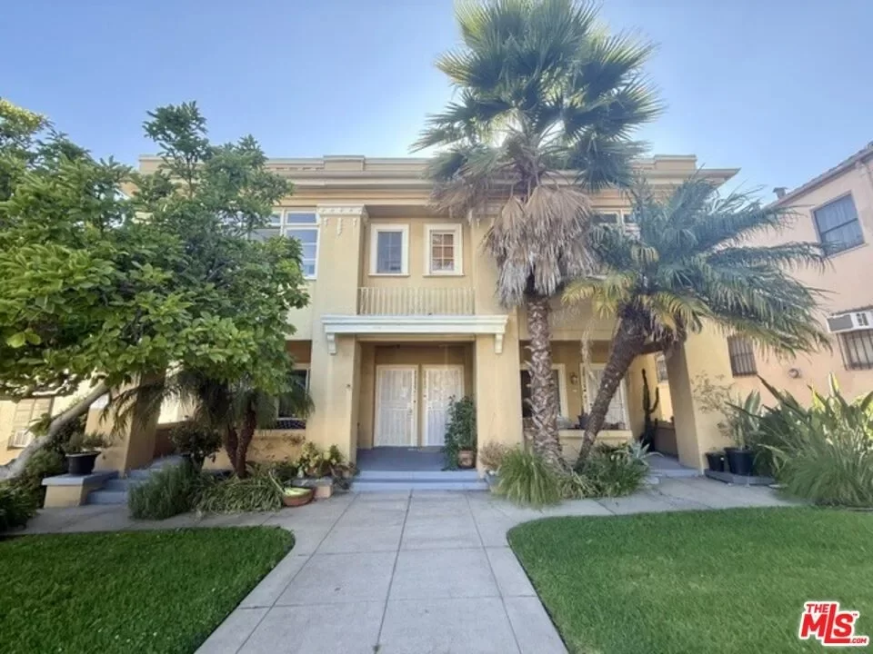 2BR Townhouse for Rent in Los Angeles, CA