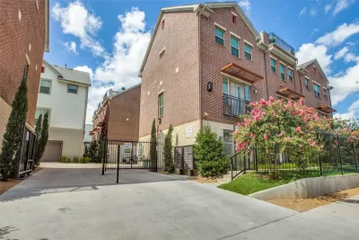 2BR Townhouse for Rent in Dallas, TX