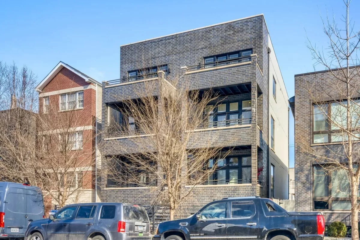 3BR Condo for Sale in Chicago, IL