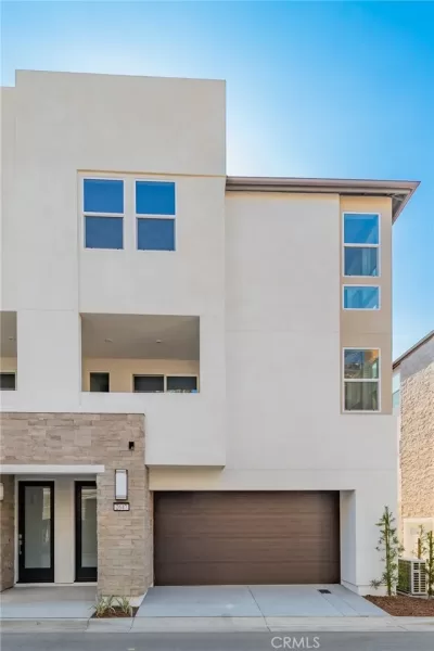 3BR Townhouse for Sale in San Diego, CA