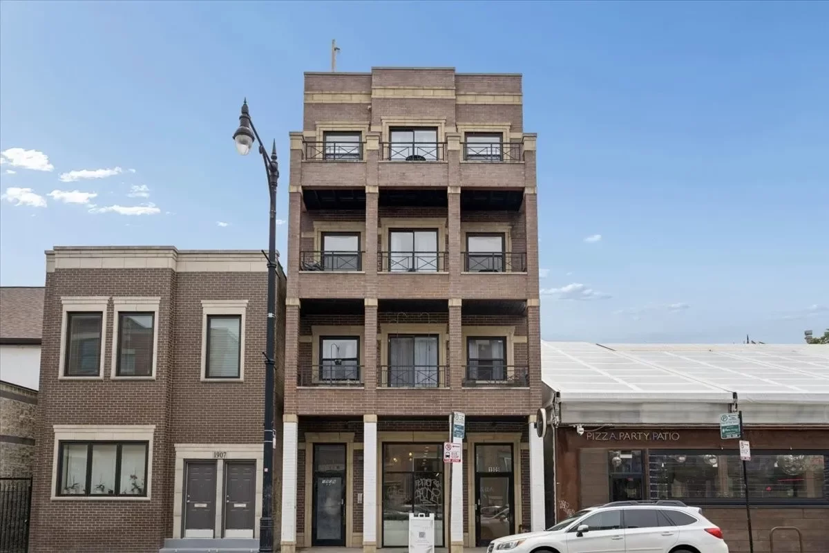 2BR Condo for Sale in Chicago, IL