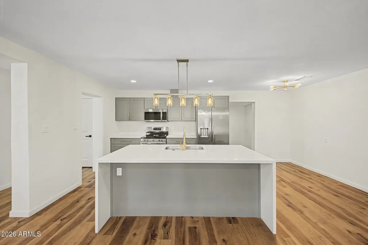 4BR House for Sale in Phoenix, AZ