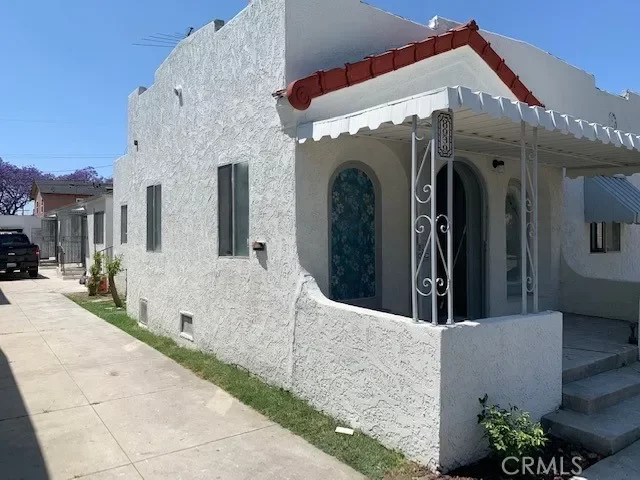 6BR Multi-Family for Sale in South Gate, CA