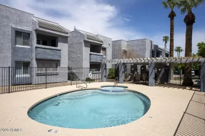 2BR Condo for Sale in Phoenix, AZ
