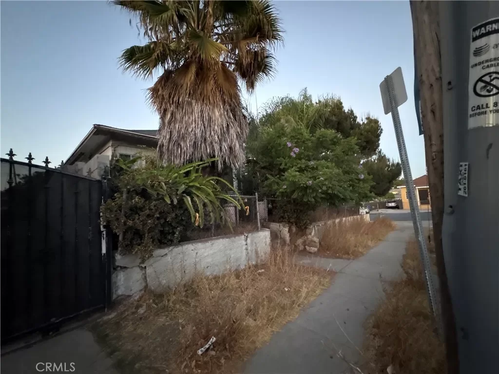 4BR House for Sale in Los Angeles, CA