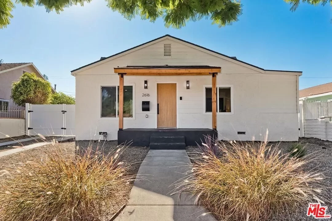 4BR House for Sale in Los Angeles, CA