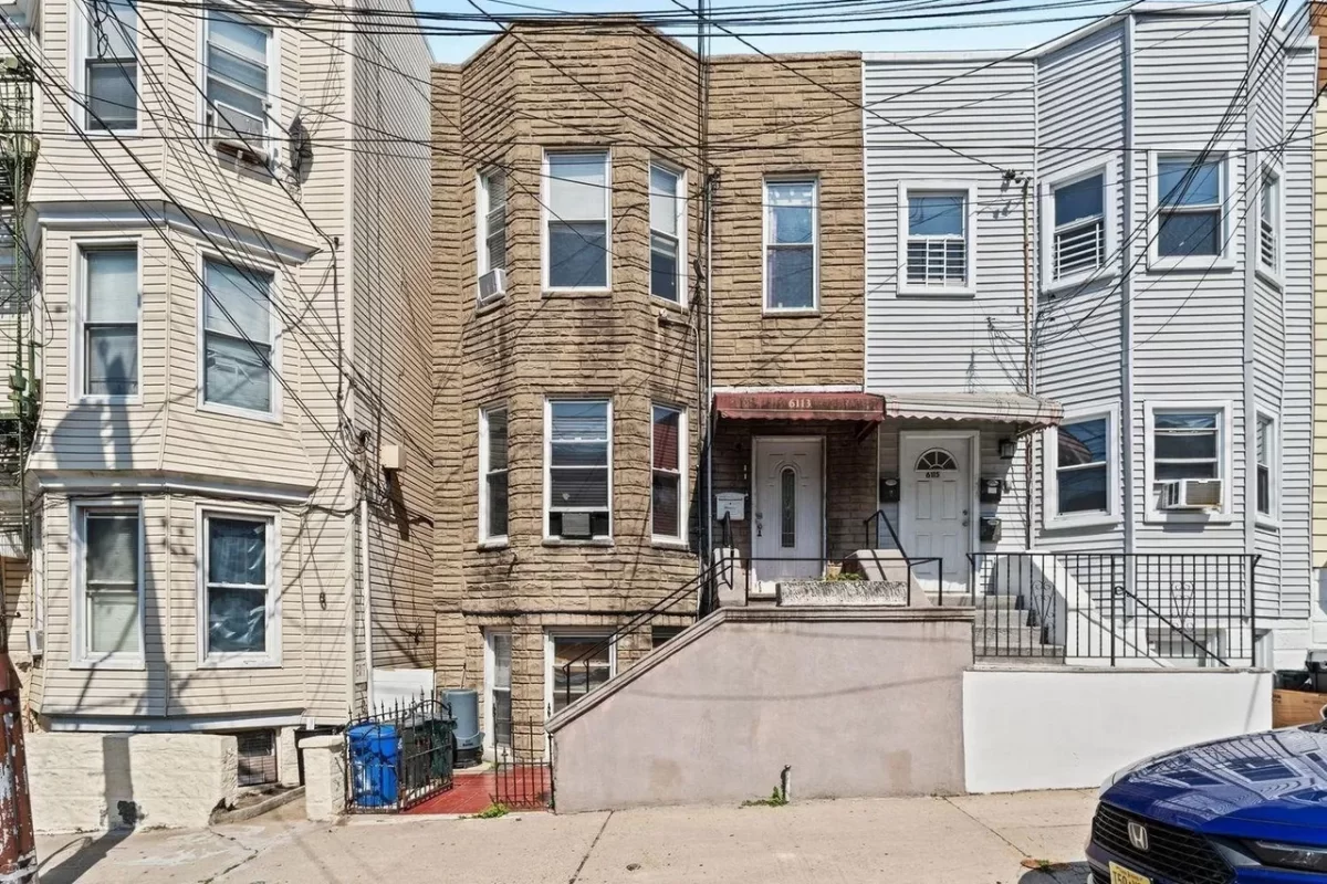 5BR Multi-Family for Sale in West New York, NJ
