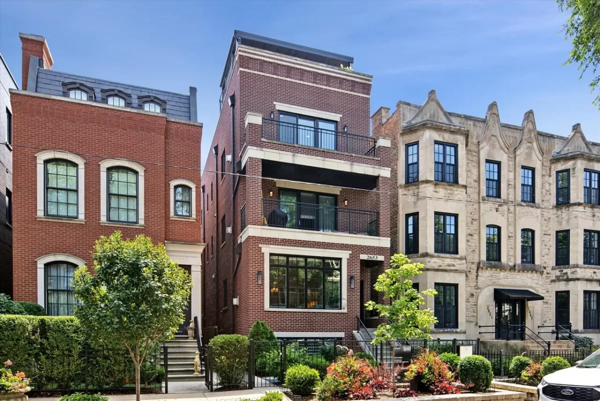 4BR Condo for Sale in Chicago, IL