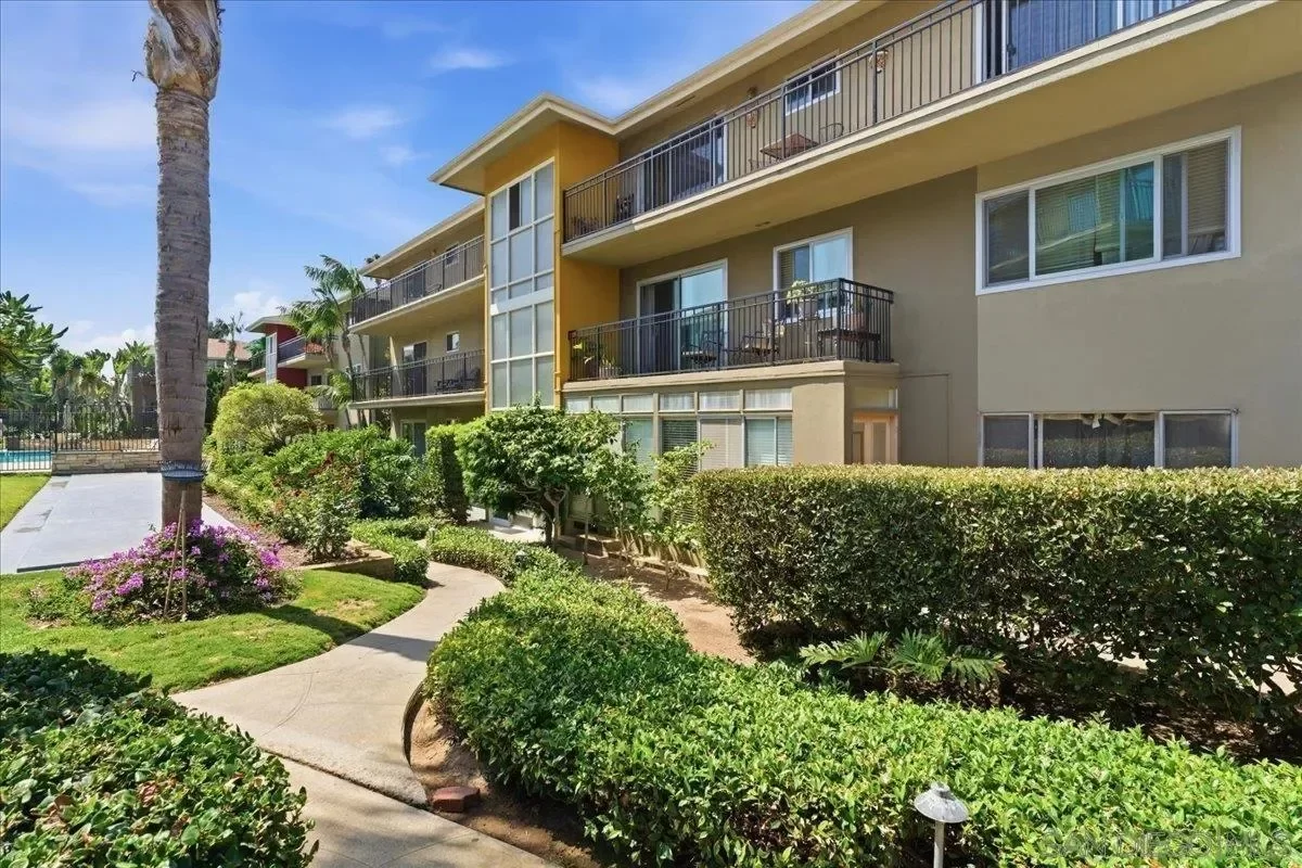 2BR Condo for Sale in La Jolla, CA