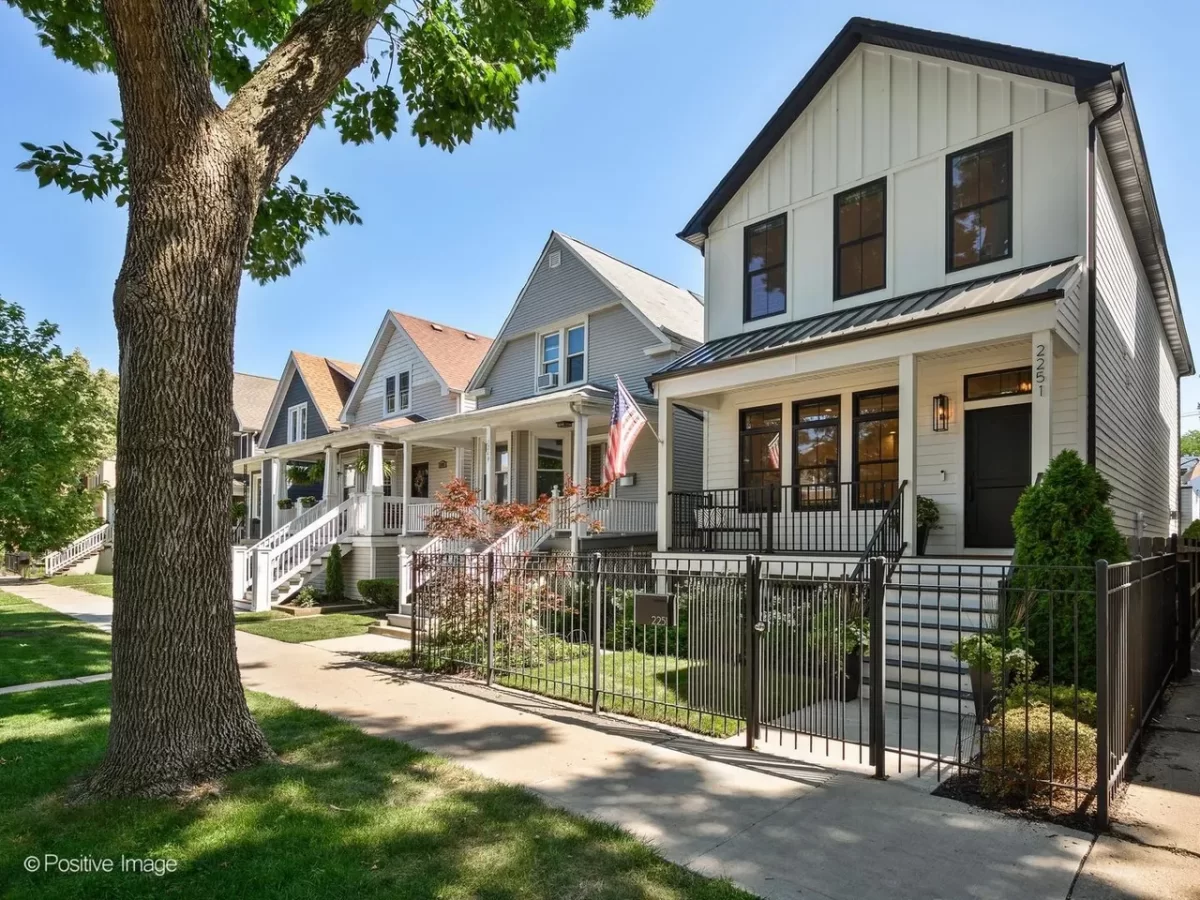 5BR House for Sale in Chicago, IL