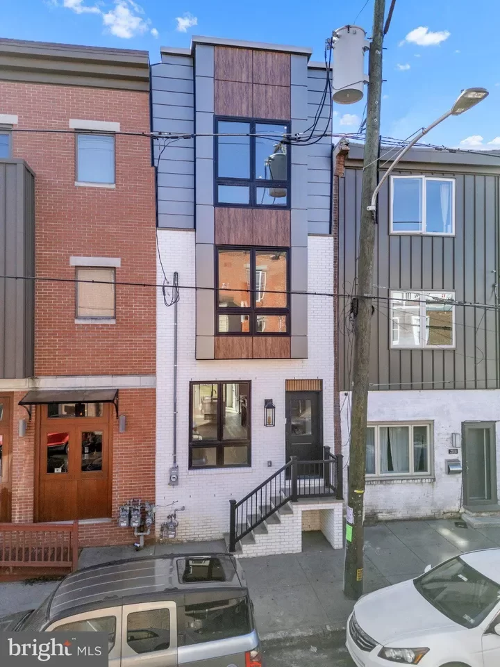 4BR Townhouse for Sale in Philadelphia, PA