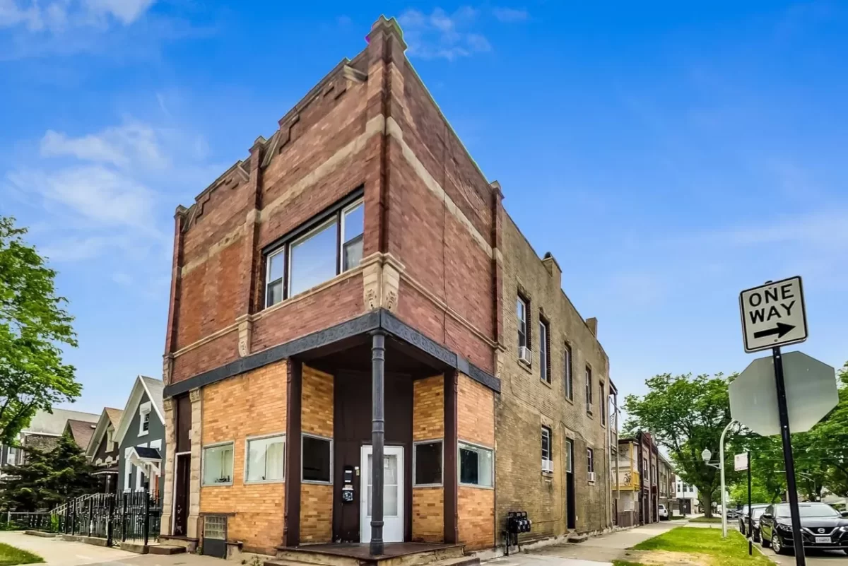 8BR Multi-Family for Sale in Chicago, IL