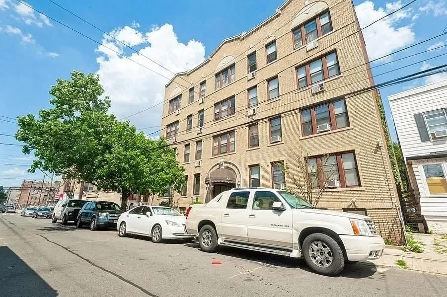 2BR Multi-Family for Rent in Jersey City, NJ