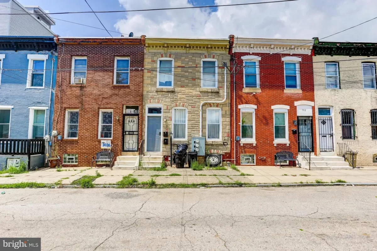 4BR Townhouse for Sale in Philadelphia, PA