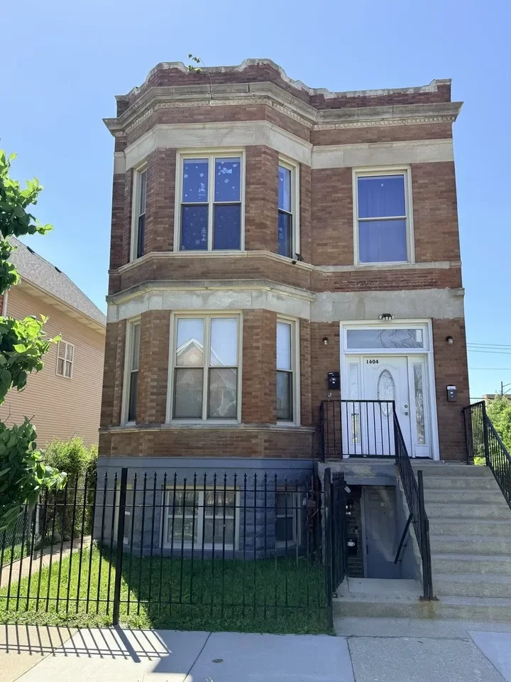 9BR Multi-Family for Sale in Chicago, IL