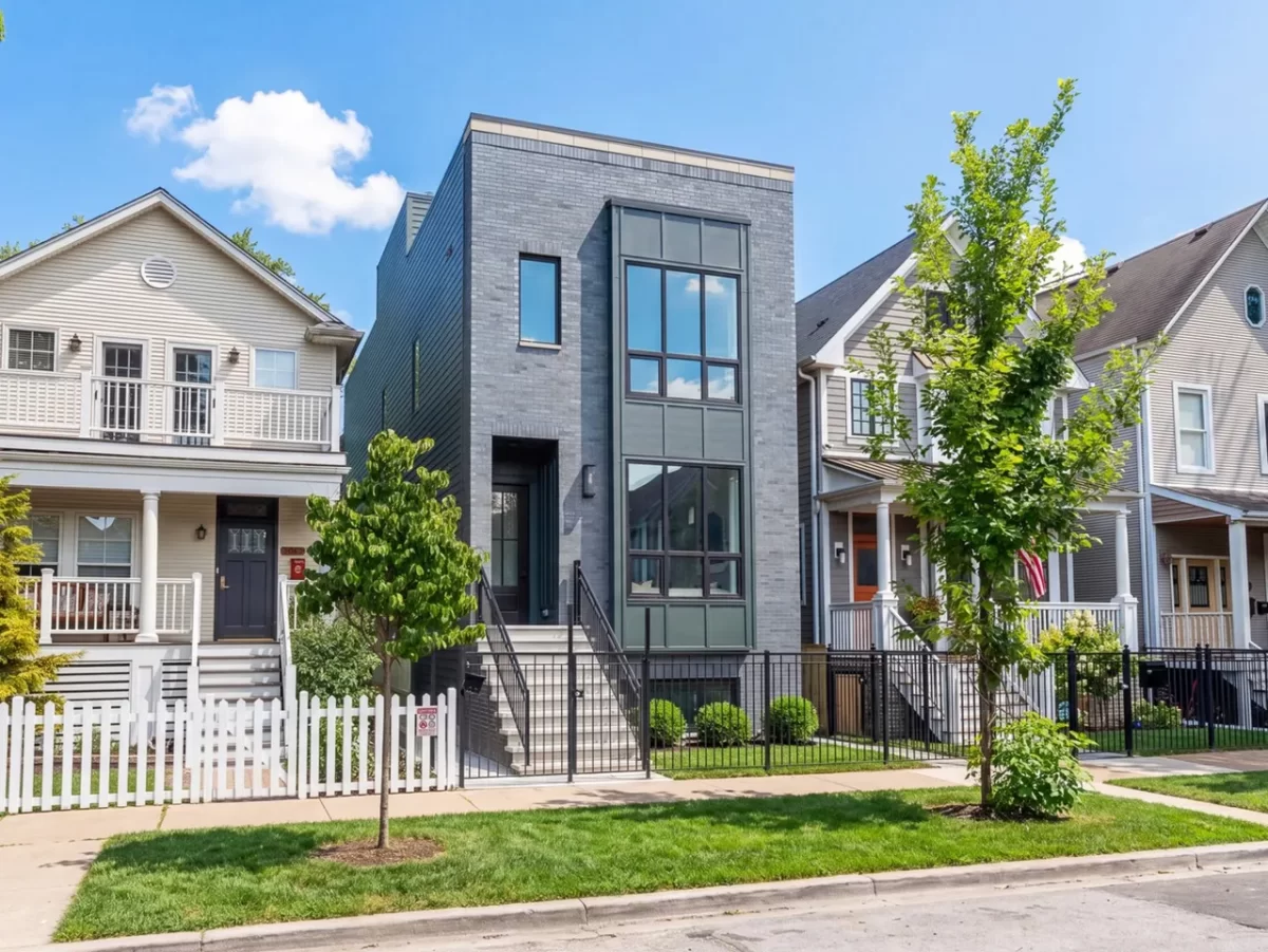 6BR House for Sale in Chicago, IL