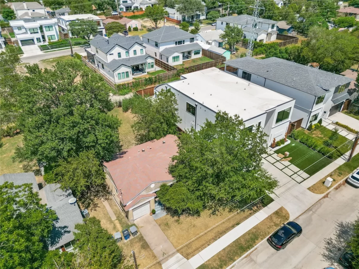 2BR House for Sale in Dallas, TX