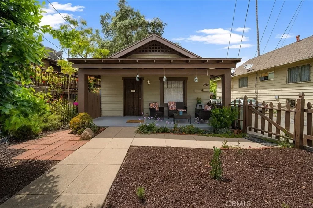 7BR Multi-Family for Sale in Pasadena, CA