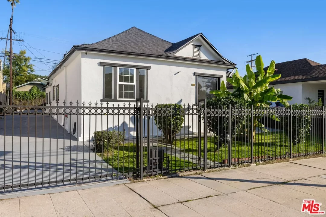 3BR House for Sale in Los Angeles, CA