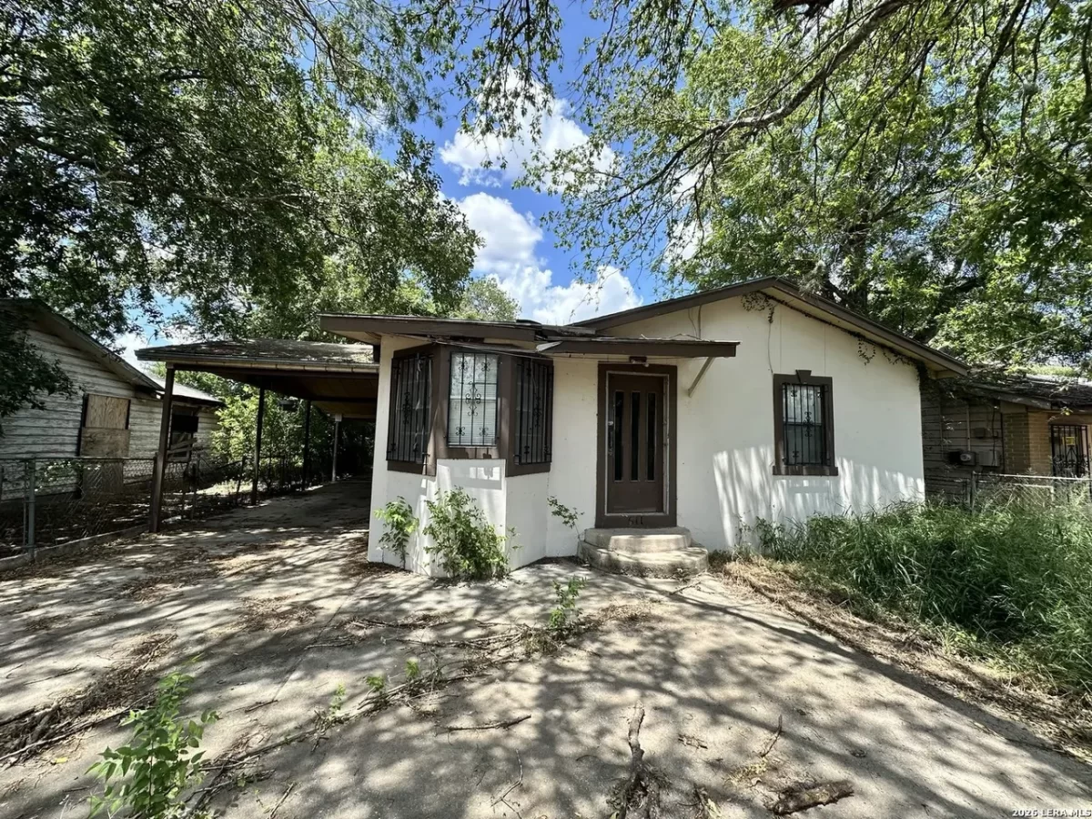 2BR House for Sale in San Antonio, TX