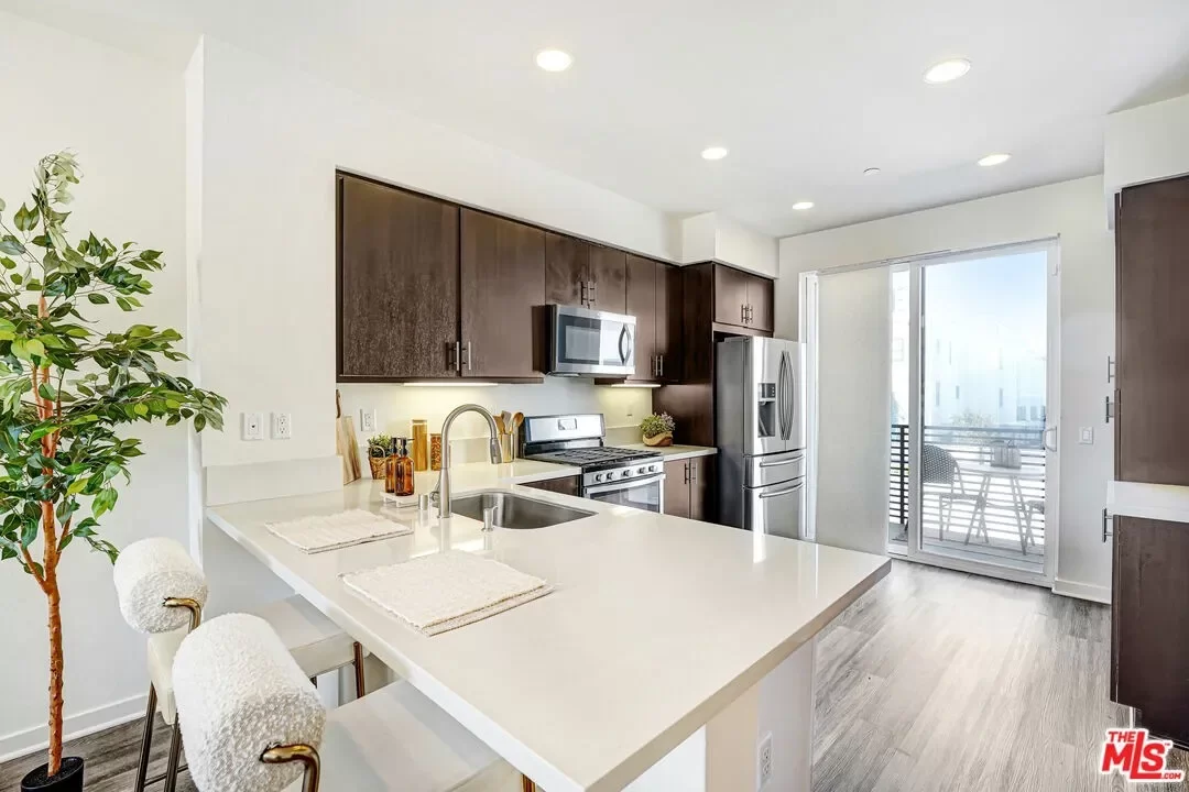 3BR Condo for Sale in Los Angeles, CA