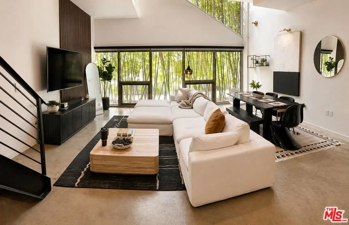 3BR Condo for Sale in Los Angeles, CA