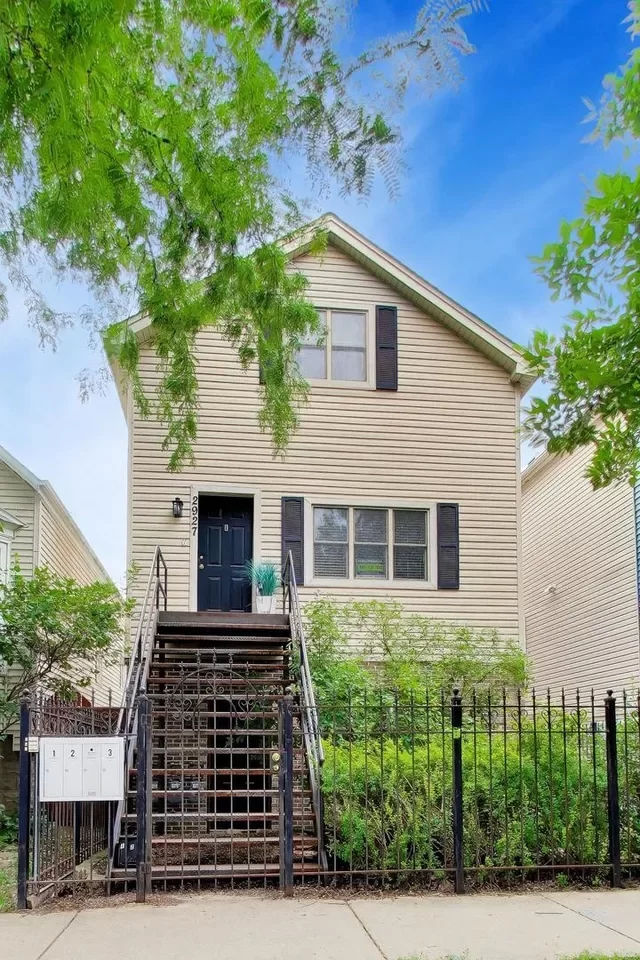 2BR Condo for Sale in Chicago, IL