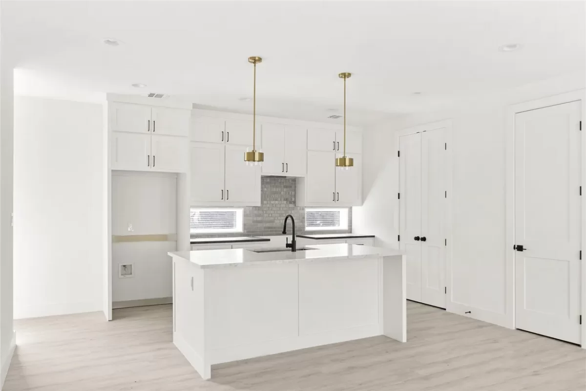 8BR Multi-Family for Sale in Dallas, TX