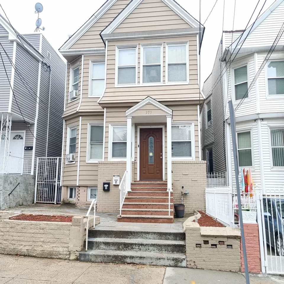 3BR Multi-Family for Rent in Jersey City, NJ