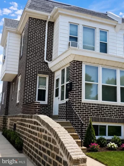 4BR Townhouse for Sale in Philadelphia, PA