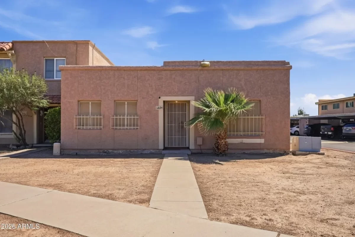 2BR Townhouse for Sale in Phoenix, AZ